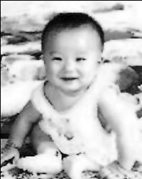 蛇蝎养母虐杀华裔女婴 为掩真相上网哀悼(图