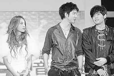 周杰伦蔡依林同台领奖