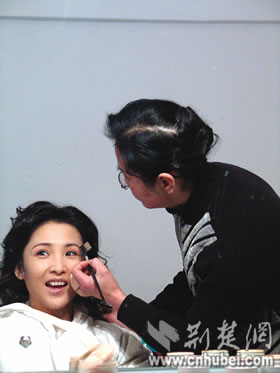 尹北琛--制造汉味上春晚的老板娘(图)