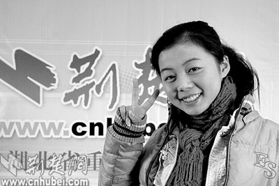 [湖北日报]汉味歌手段思思作客荆楚网(图)