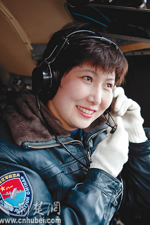 飞越巅峰——记全军唯一女飞行大队长刘文力(图)