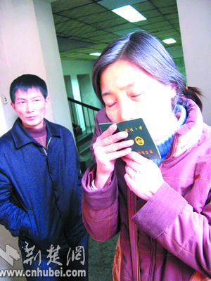 治疗鼻窦炎医生顺带切一刀 武大研究生状告医