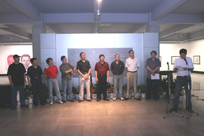 咸宁学院七人美术展在汉举行(图)