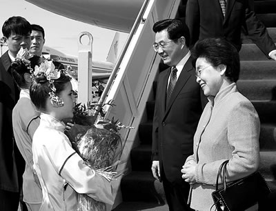 抵达华盛顿州西雅图市 胡锦涛开始对美国国事