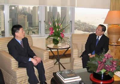 俞正声会见中国燃气控股公司主席李小云(图)