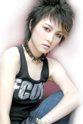 <em>超女</em>七进五赛前黑幕笼罩 <em>李微微</em>厉娜上PK台?