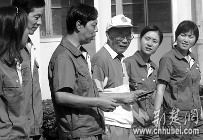 唐山地震湖北救援者的讲述:当年我们的心痛在