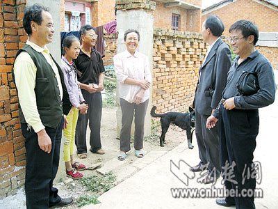 洪山区个体私营企业协会党支部捐资助学12年