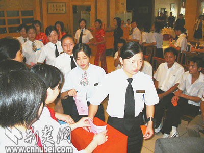 外来人口 选举_浙江省首个外来人口直选居委会成立