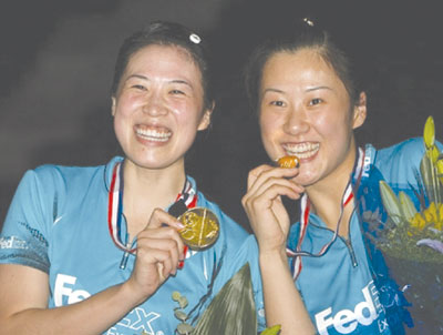 高崚\/黄穂夺得世界羽毛球锦标赛女双冠军(图)