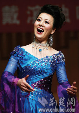 女高音歌唱家戴滨独唱音乐会在汉举行(图)