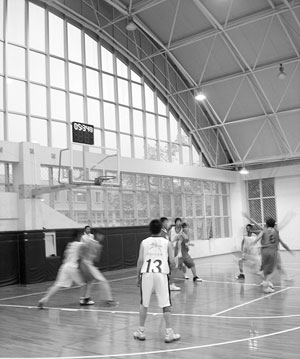 武汉初中校际篮球赛六中、七一中学挺进决