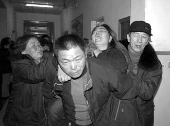 非法送子车酿惨剧 哈尔滨8名小学生魂断冰河