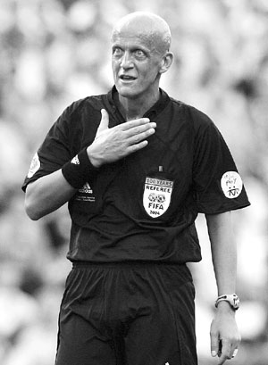 意大利光头裁判出山(图)