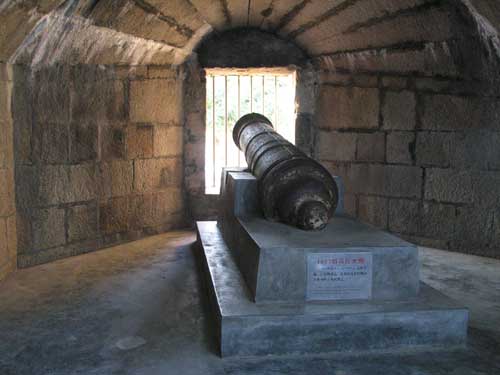 鸦片战争古战场遗址之一:威远炮台(图)