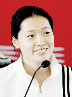 奥运冠军罗雪娟23岁退役 中国游泳队总教练流