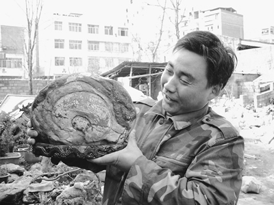 郧西农民发现罕见火山爆发风眼石 专家肯定收