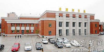 武汉体育馆内部焕然一新 采用活动座椅(图)