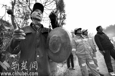 图文:民兵机械化森林灭火突击队