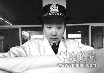 尸检台上度青春.