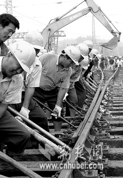 图文:武康二线建设忙