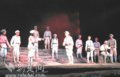 《天籁》拉开话剧展演序幕 歌颂英雄人物纯真