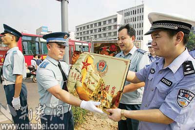 军警共建交通执勤岗亮相(图)