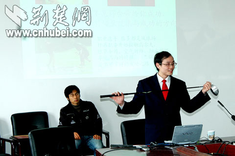 高尔夫球童招聘_中国人才最紧缺的十大行业,毕业族看过来(4)