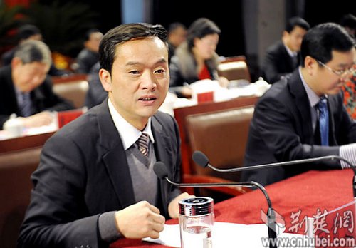 头兵    人  物:中共恩施市委书记向前进    采写:王淳,通讯员陈启富