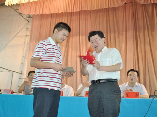 郧县一中引导学生科技创新 收获4项省级奖励