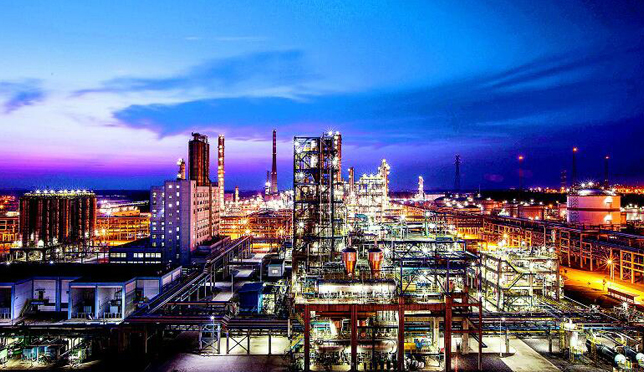 17根擎天柱，挺立湖北经济大厦