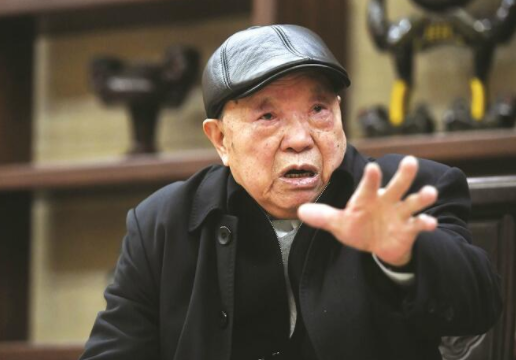 曾侯乙墓发现第一人:国宝编钟当年险被混凝土毁了