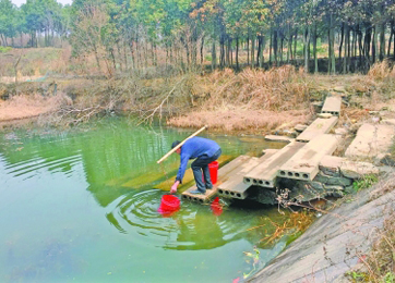 黄陂北新村800多人一个多月无水用 吃水全靠水井水塘 黄陂北新村800多人一个多月无水用 吃水全靠水井水塘