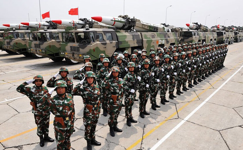 乔志峰:酒干部当场停职还应有后续报道