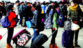 铁路迎来返程客流高峰 铁路迎来返程客流高峰