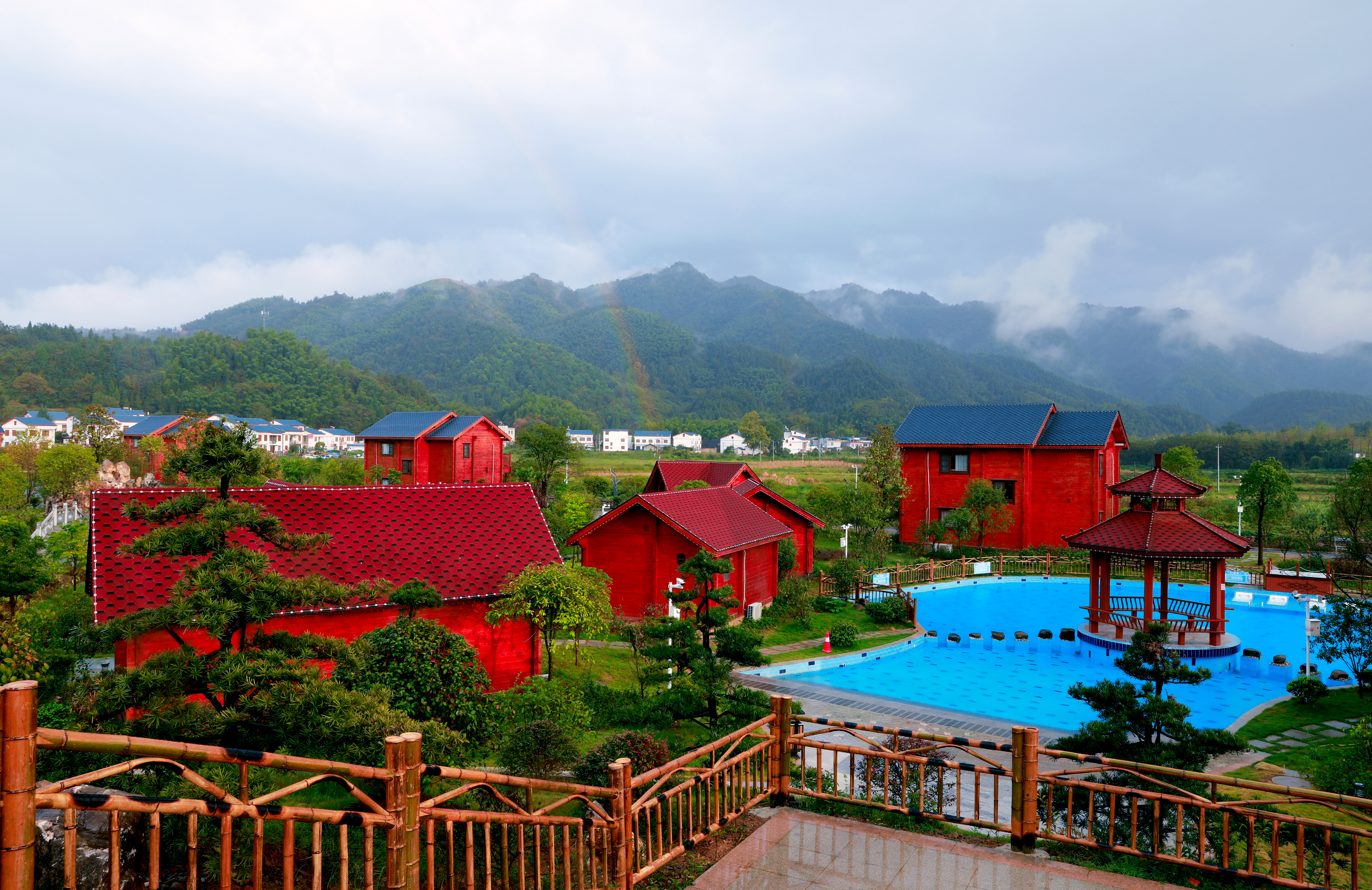 雨后木屋