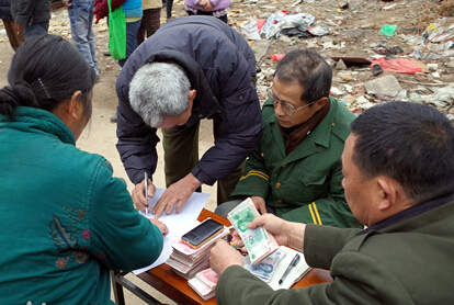 世界首次特高压直升机带电作业试验圆满完成