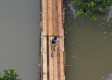 武汉一女租客钥匙落在房里 电话房东求助反遭