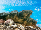 三峡现“百龟”地质奇观