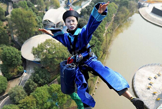 城中村改造百栋楼房齐长高 武汉新益村抢建棚