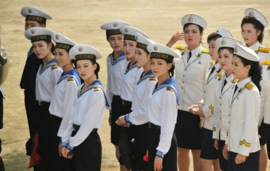 朝鲜海军文工团美貌女兵扎堆