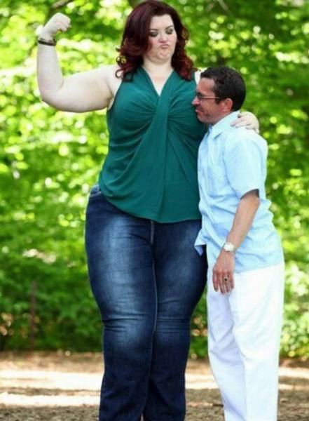 世界第一长腿小姐身高惊人 有时候个子太高不见得是好事