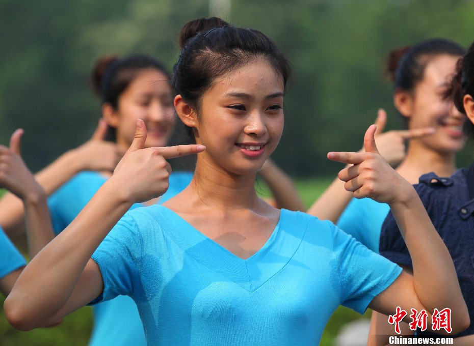 练习笑容