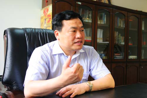 中共当阳市委书记,市人大常委会主任袁卫东