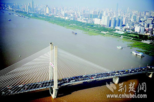 中国经济总量历史变化_中国40年来经济变化图(2)