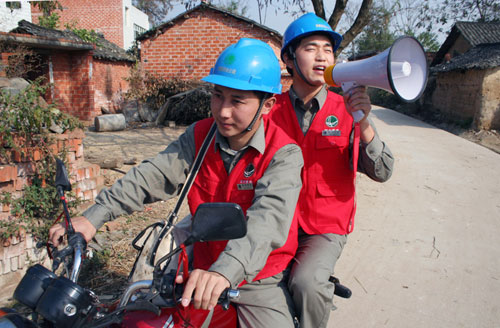电力部门优质服务(组图)-荆楚网 www.cnhubei.