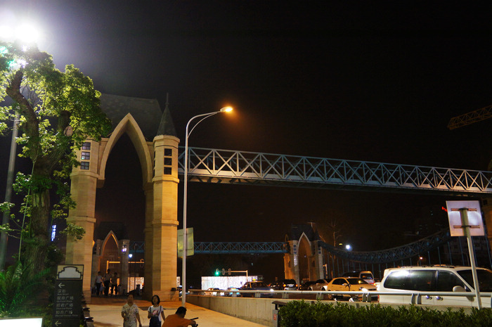 [人民网]夜游楚河汉街 感受 最美步行街 别样风