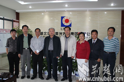 十大民营企业家评选组委会走访企业-荆楚网 w