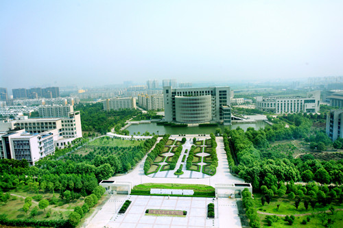 ������У��