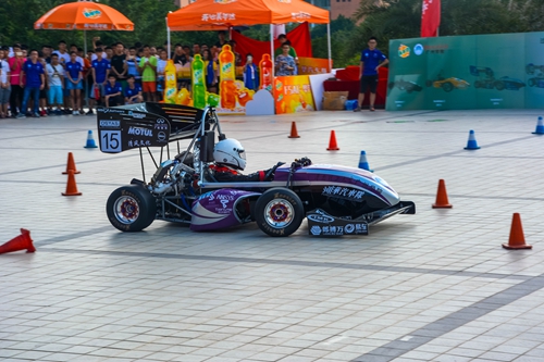 华南理工广州学院FSAE华车队备战大赛
